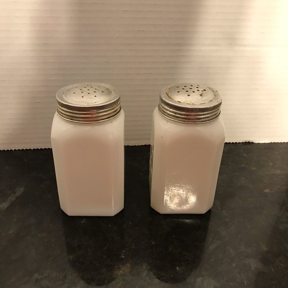 Vintage Chef Boy-ar-Dee Salt & Pepper Range Shakers - Picture 4 of 10